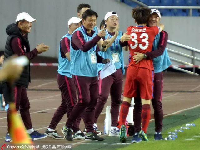 美女扒开尿口来摸